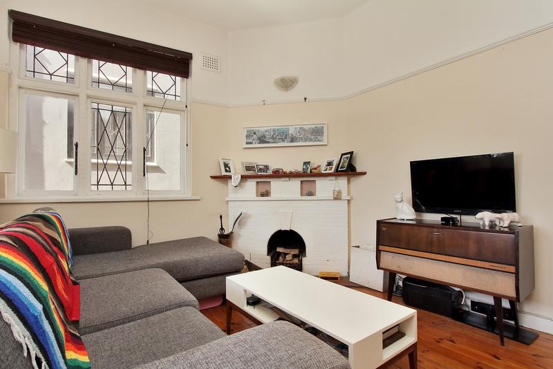To Let 1 Bedroom Property for Rent in Green Point Western Cape